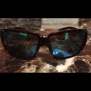 Women’s costas